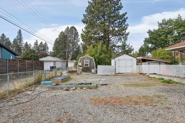 5721 N Whitehouse St, Spokane, WA 99205