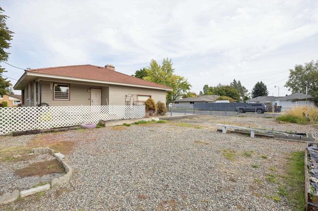 5721 N Whitehouse St, Spokane, WA 99205