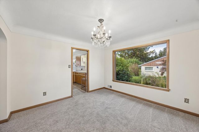 5721 N Whitehouse St, Spokane, WA 99205