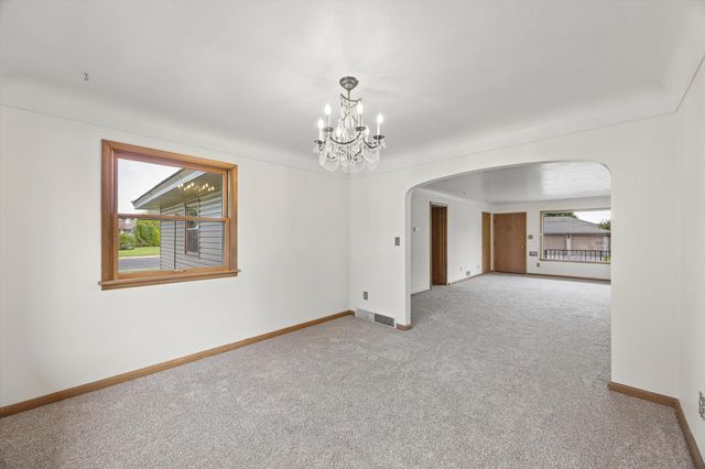 5721 N Whitehouse St, Spokane, WA 99205