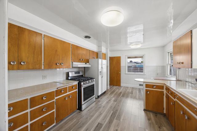 5721 N Whitehouse St, Spokane, WA 99205