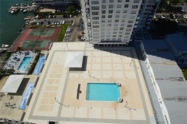 2780 NE 183rd St PH04, Aventura, FL 33160