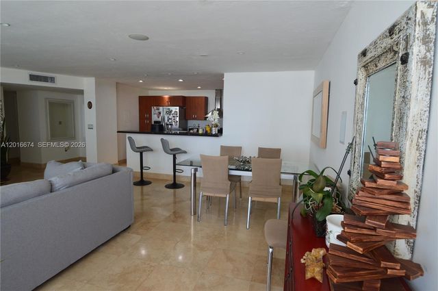 2780 NE 183rd St PH04, Aventura, FL 33160
