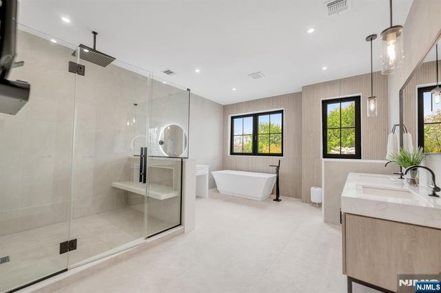 336 Lockwood Drive, Paramus, NJ 07652