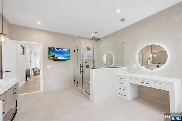 336 Lockwood Drive, Paramus, NJ 07652