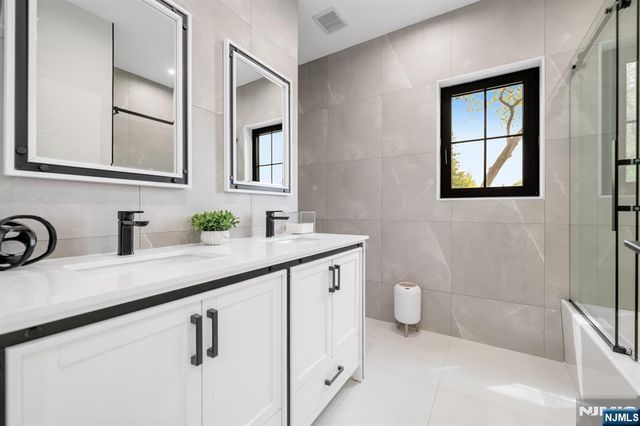 336 Lockwood Drive, Paramus, NJ 07652