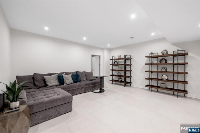 336 Lockwood Drive, Paramus, NJ 07652