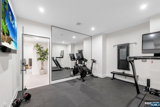 336 Lockwood Drive, Paramus, NJ 07652