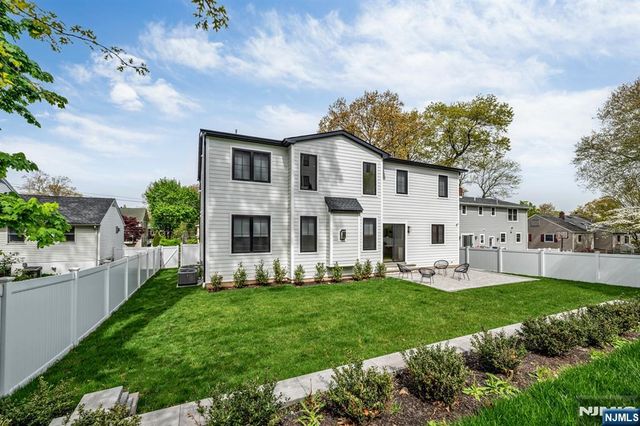 336 Lockwood Drive, Paramus, NJ 07652