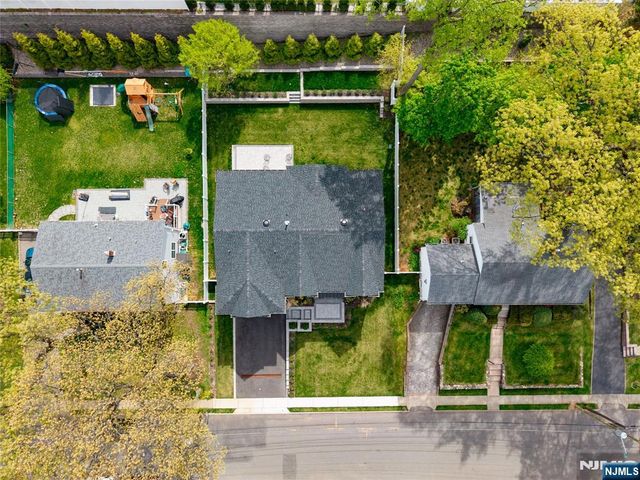 336 Lockwood Drive, Paramus, NJ 07652