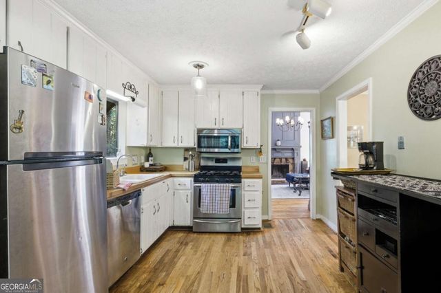 2894 Mcpherson Road NE, Roswell, GA 30075