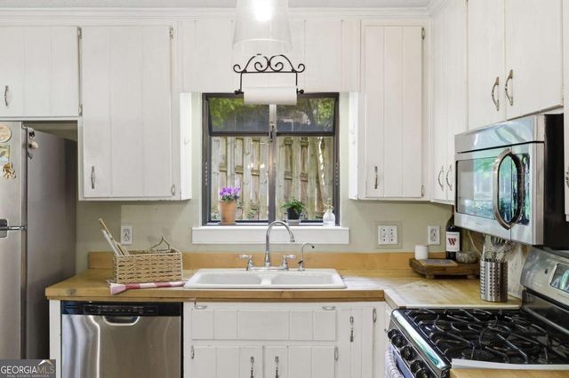 2894 Mcpherson Road NE, Roswell, GA 30075