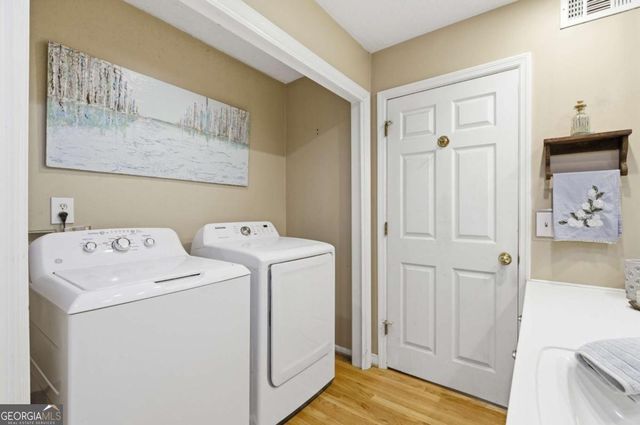 2894 Mcpherson Road NE, Roswell, GA 30075