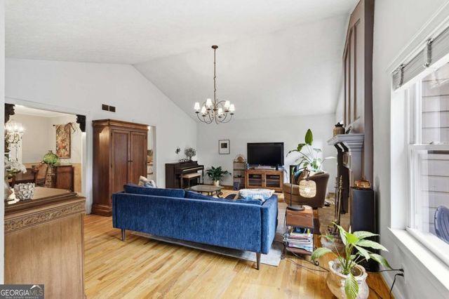 2894 Mcpherson Road NE, Roswell, GA 30075