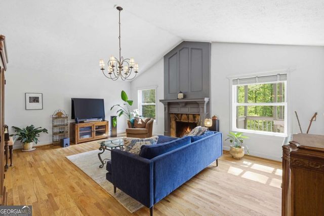 2894 Mcpherson Road NE, Roswell, GA 30075