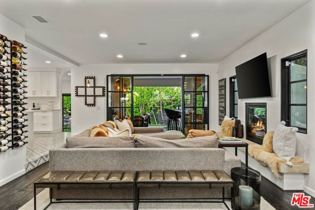3159 Thatcher Avenue, Marina Del Rey, CA 90292
