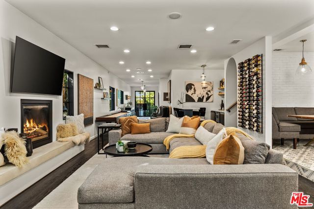 3159 Thatcher Avenue, Marina Del Rey, CA 90292