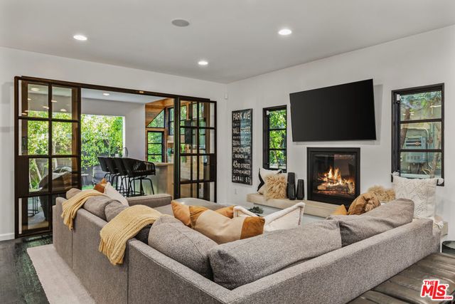 3159 Thatcher Avenue, Marina Del Rey, CA 90292