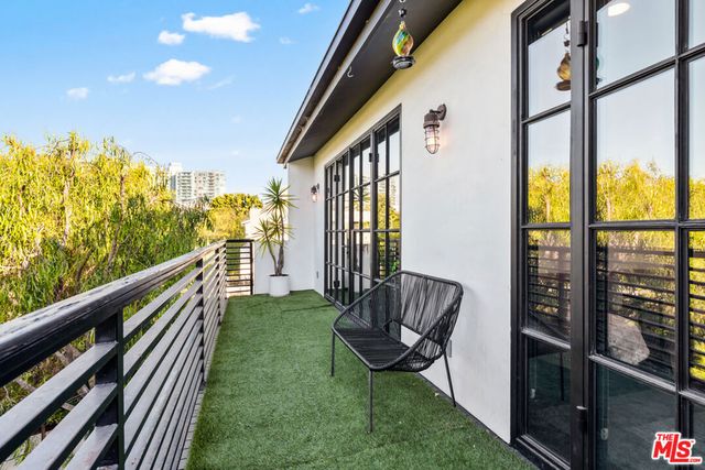 3159 Thatcher Avenue, Marina Del Rey, CA 90292