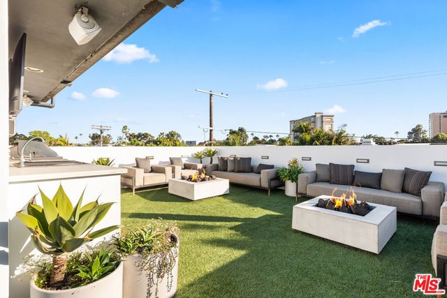 3159 Thatcher Avenue, Marina Del Rey, CA 90292