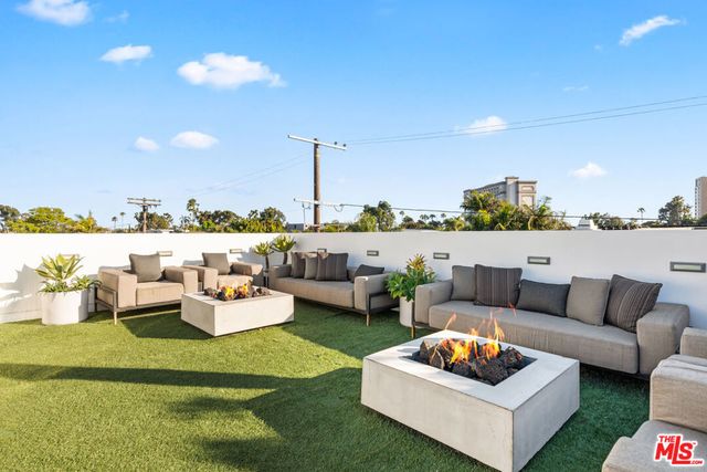 3159 Thatcher Avenue, Marina Del Rey, CA 90292