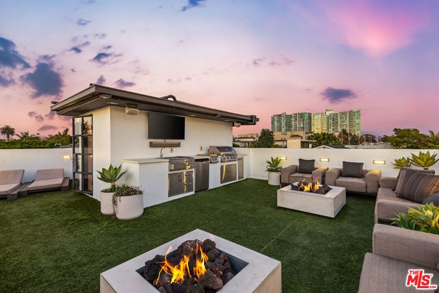3159 Thatcher Avenue, Marina Del Rey, CA 90292