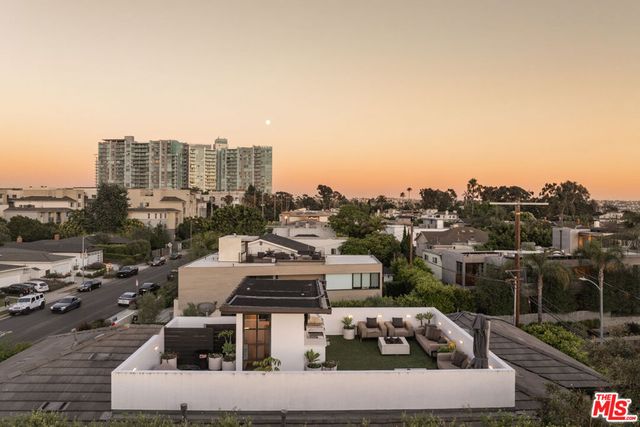 3159 Thatcher Avenue, Marina Del Rey, CA 90292