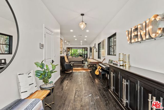 3159 Thatcher Avenue, Marina Del Rey, CA 90292