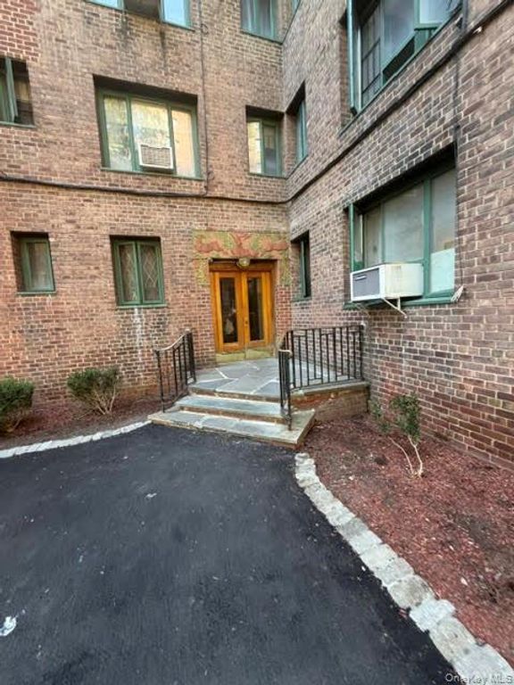 1545 Archer Road 1G, Bronx, NY 10462 — exterior