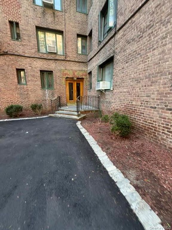 1545 Archer Road 1G, Bronx, NY 10462 — photo 2