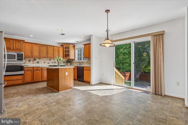 8737 HACKNEY DR, Bristow, VA 20136