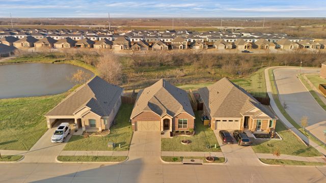 3204 Renaissance Drive, Denton, TX 76207