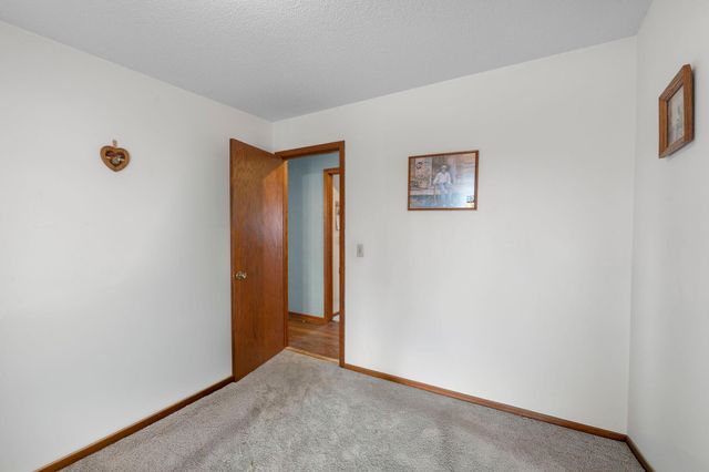 431 Skillman Avenue E, Maplewood, MN 55117