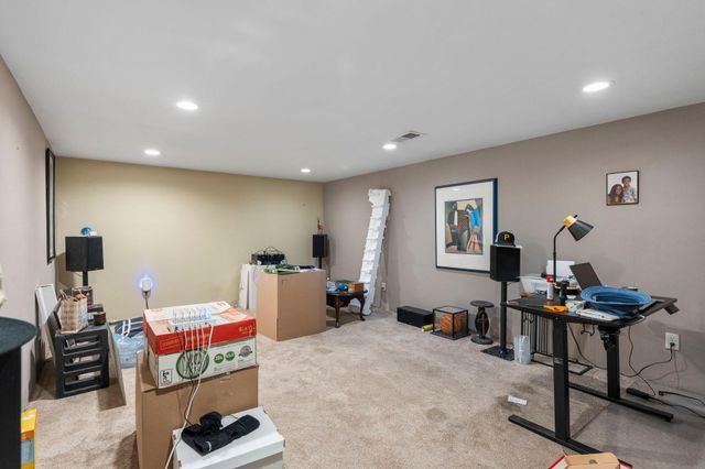 431 Skillman Avenue E, Maplewood, MN 55117