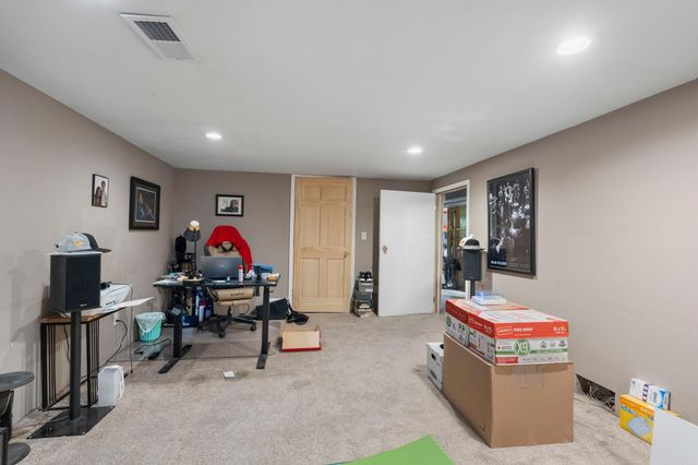 431 Skillman Avenue E, Maplewood, MN 55117