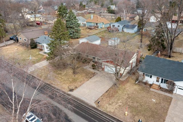 431 Skillman Avenue E, Maplewood, MN 55117