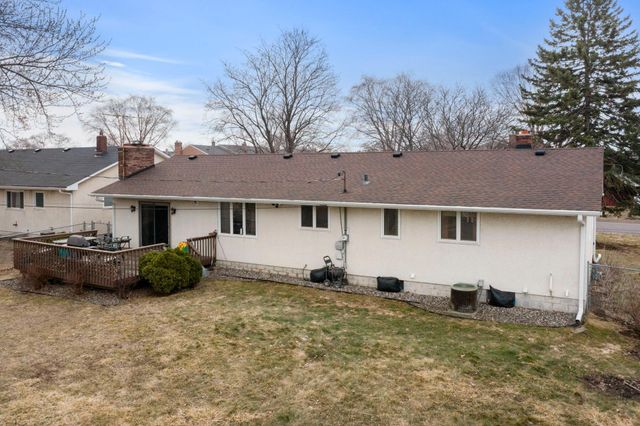 431 Skillman Avenue E, Maplewood, MN 55117