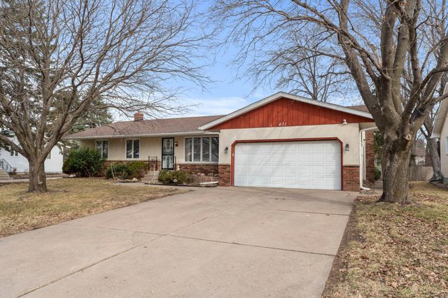 431 Skillman Avenue E, Maplewood, MN 55117
