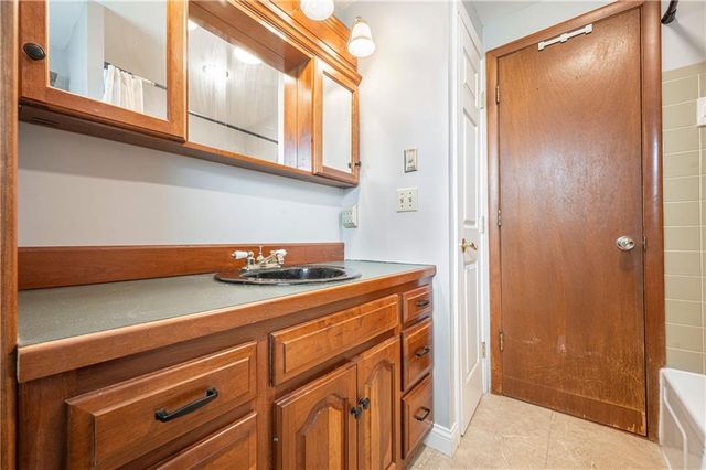 16828 E 31 Street S, Independence, MO 64055