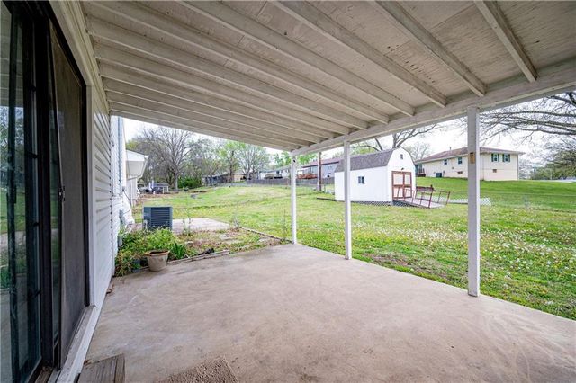 16828 E 31 Street S, Independence, MO 64055