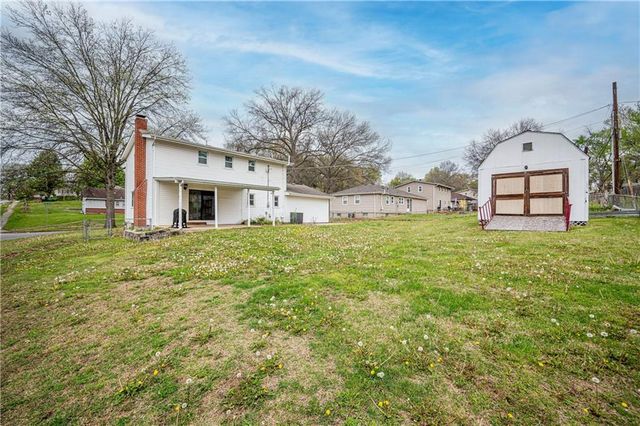 16828 E 31 Street S, Independence, MO 64055