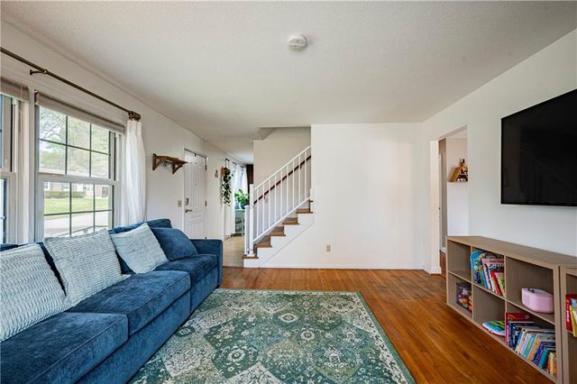16828 E 31 Street S, Independence, MO 64055