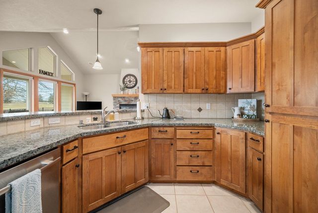 9617 W January Dr, Cheney, WA 99004