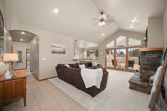 9617 W January Dr, Cheney, WA 99004