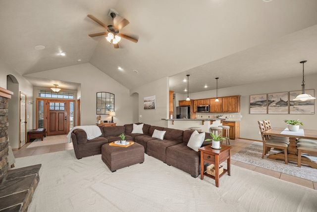 9617 W January Dr, Cheney, WA 99004