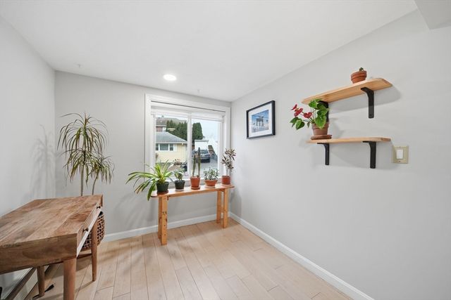 86 Indian Rd, Waltham, MA 02451