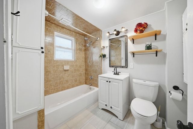 86 Indian Rd, Waltham, MA 02451