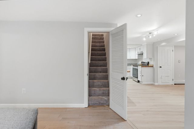 86 Indian Rd, Waltham, MA 02451