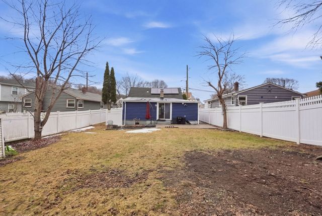 86 Indian Rd, Waltham, MA 02451