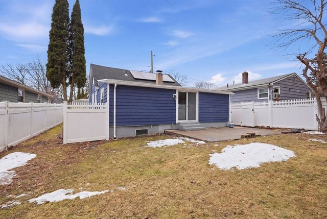 86 Indian Rd, Waltham, MA 02451